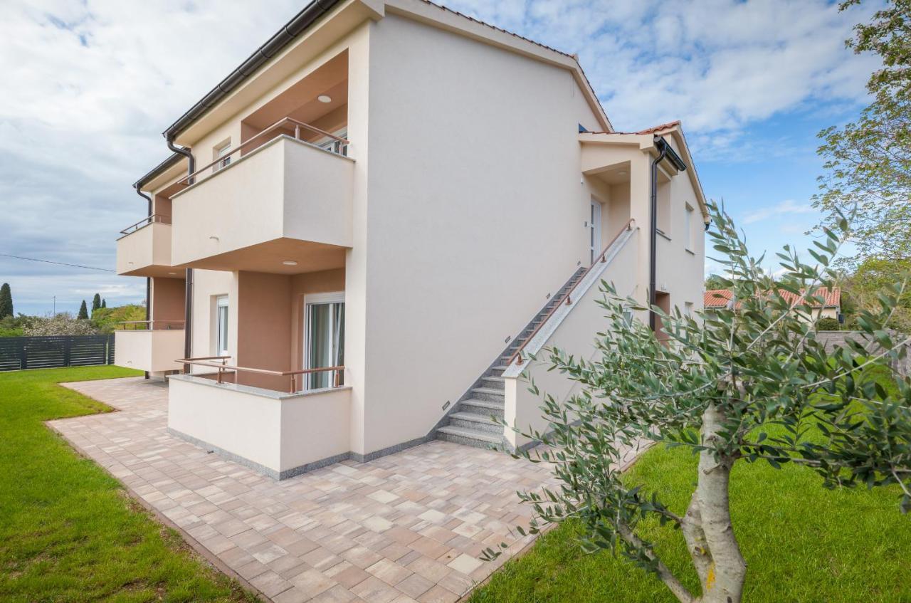 Apartman Knezevic A Fažana Exterior foto